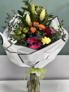 Handtied bouquet not in water delivery to Holcombe